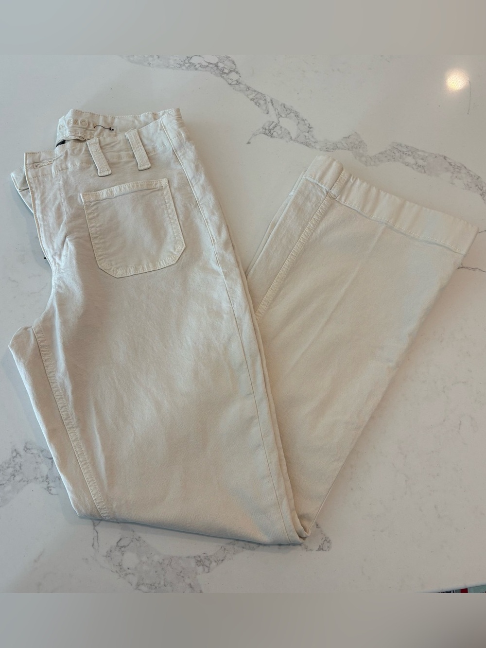 American Eagle Cream Boot Cut Jeans - Casual High Waist - Size 6